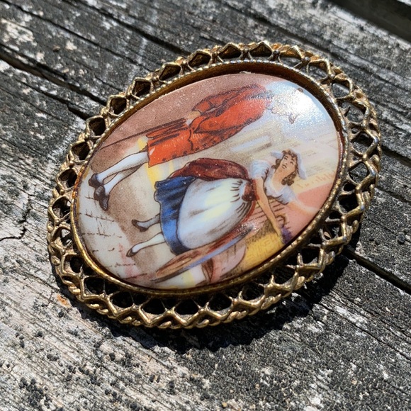 Vintage Style Hand Painted Brooch - Picture 2 of 5